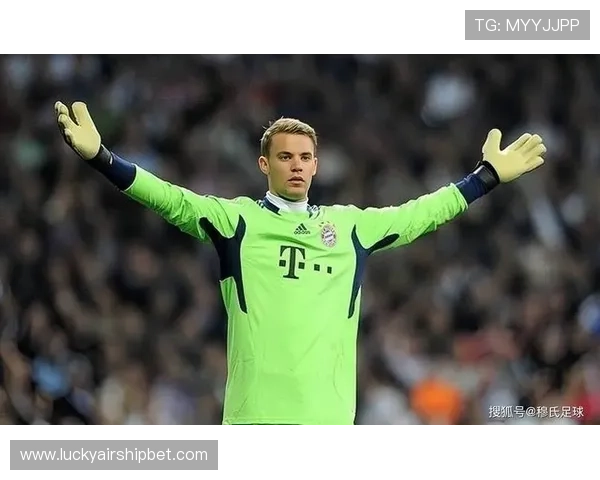 诺伊尔扑点后振臂怒吼，拜仁门神千场纪念零封