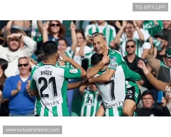 黄色潜水艇冲第三名，比利亚雷亚尔迎战阿拉维斯赛前阵容解析